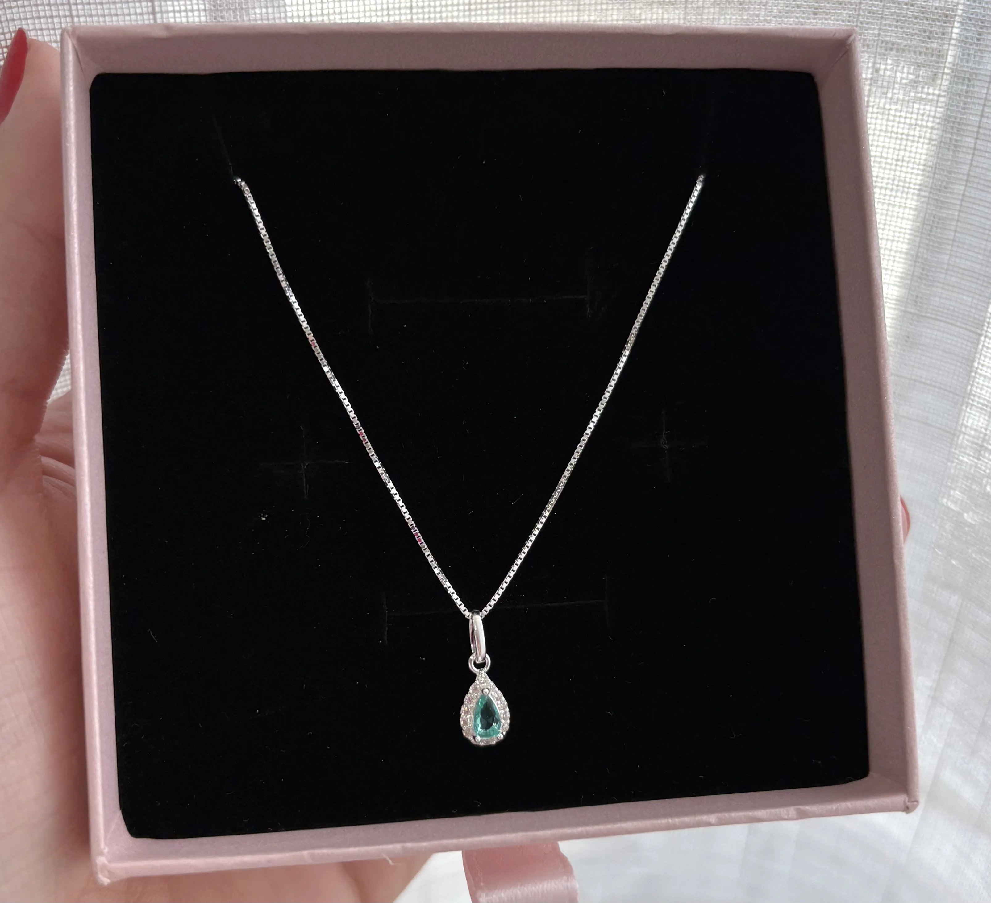 colar gota cravejada verde água